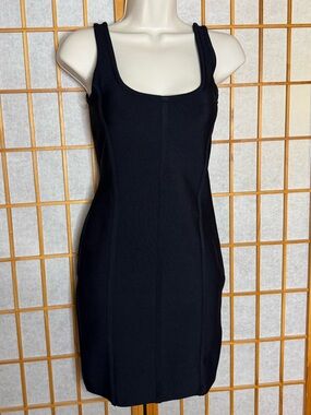 Forever 21 Black Sleeveless Scoop Neck Mini Dress